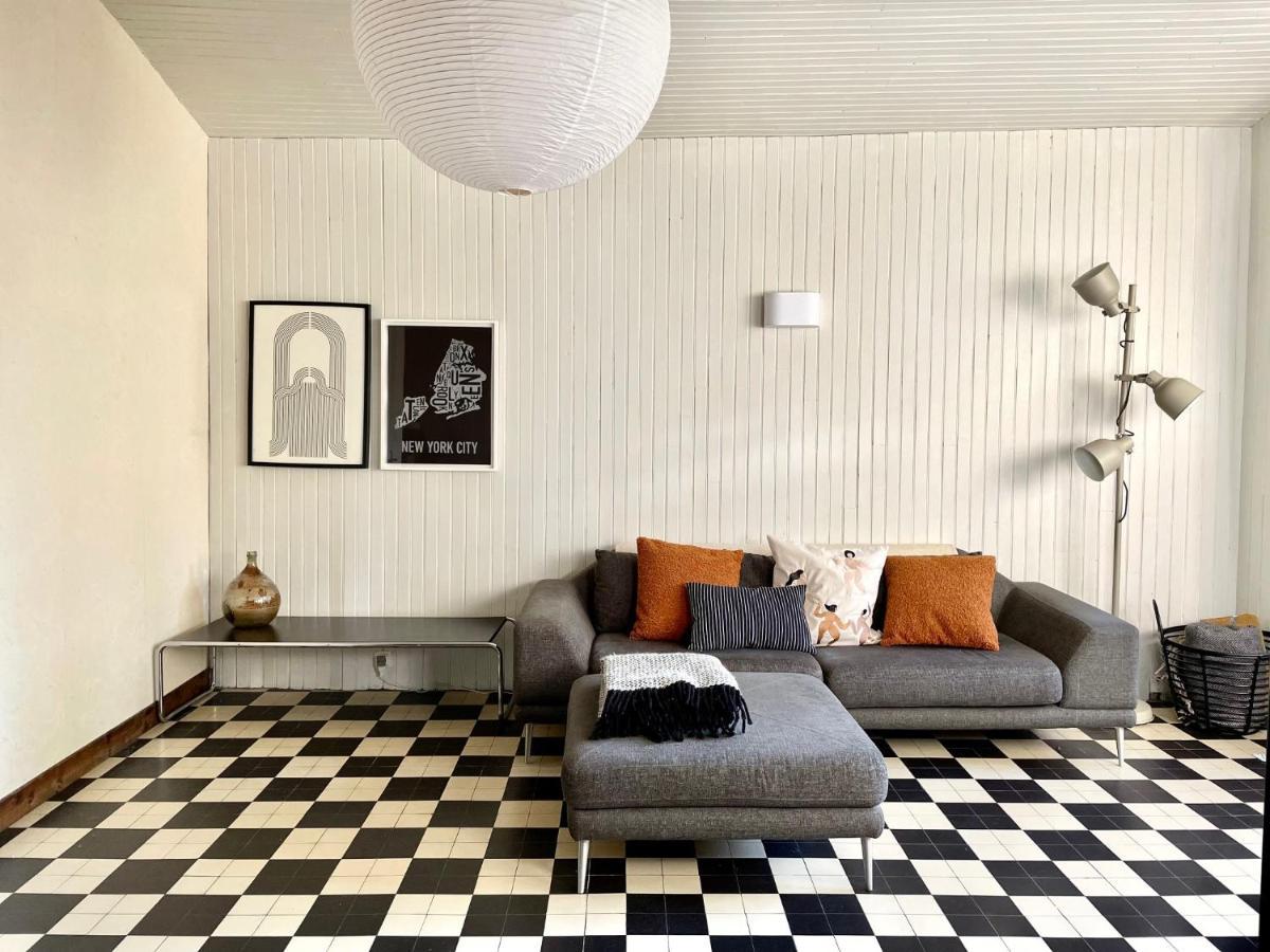Stylish One Bedroom Apartment In A Lovely Village Saint-Vincent-Rive-d'Olt Экстерьер фото